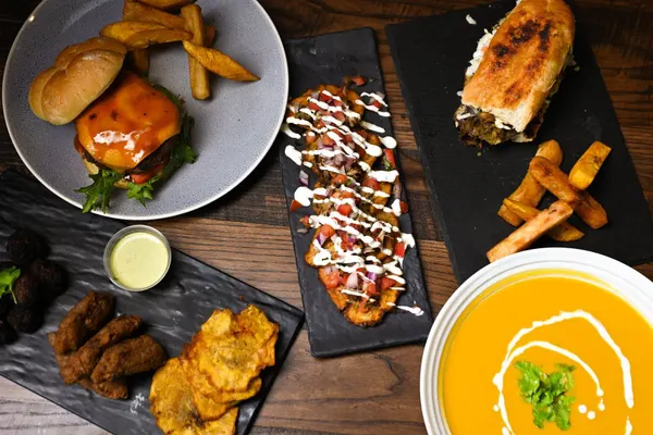 Zeke's Kitchen & Bar