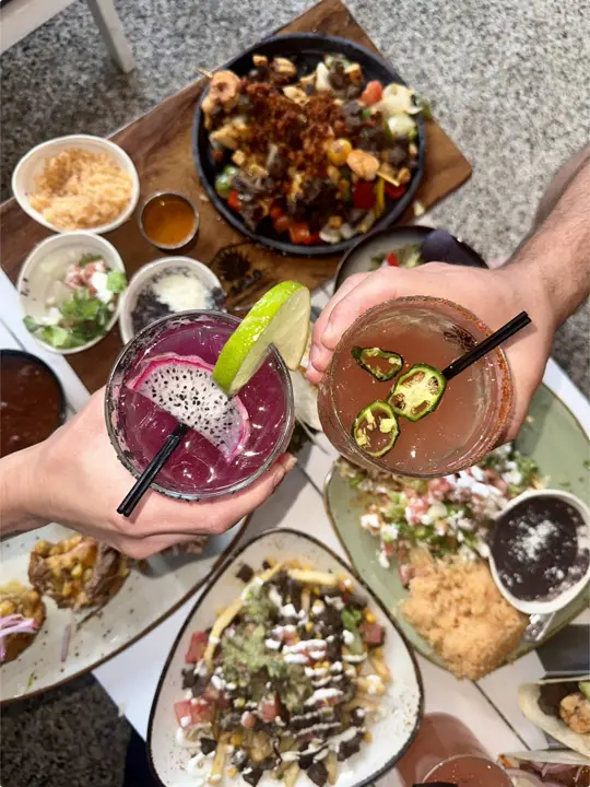 1810 Tacos y Tequila in Jacksonville showing review, visit, food, 1810 fajitas, drinks, house margarita prickly pear, video by aleiastraveldiary on TikTok