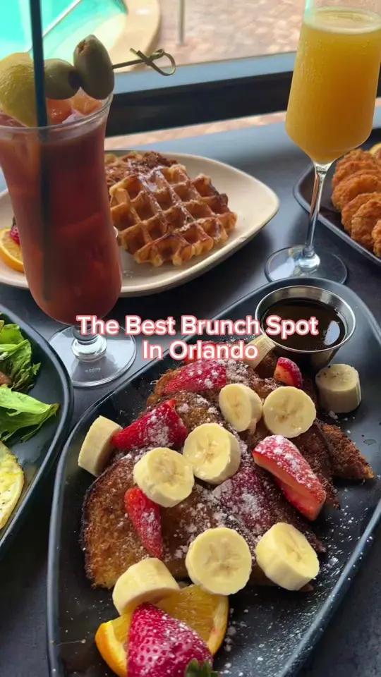 '39 Poolside Bar & Grill in Orlando showing brunch, food, drinks, atmosphere, video by rosenhotels on TikTok