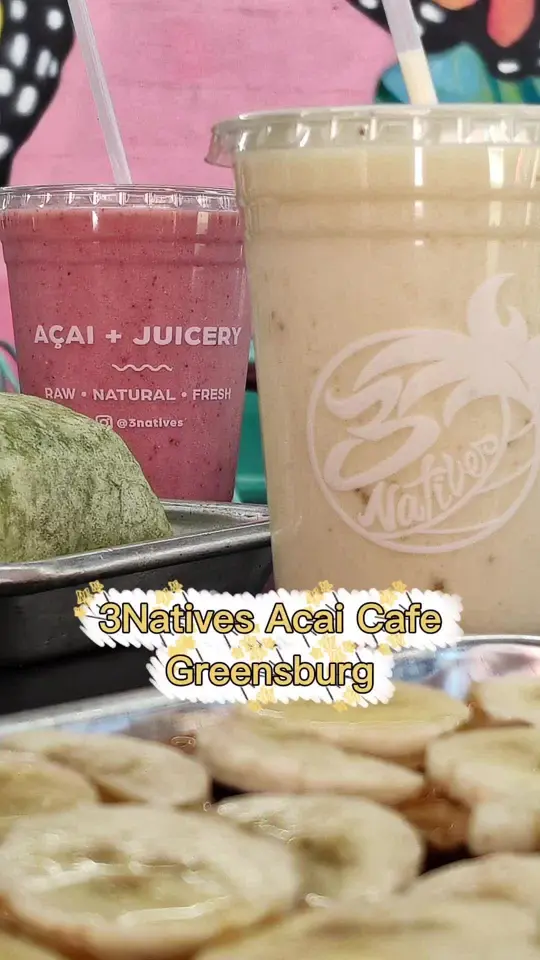 3Natives in Stuart showing food, chicken caesar wrap, drinks, smoothies, cold brew, bagel, multi grain toast, blue lemonade, atmosphere, open air feel, live music, laura rullo, video by thc412eats on TikTok