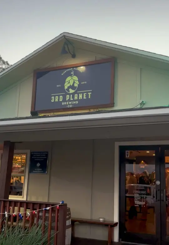 3rd Planet Brewing - The Mothership in Niceville showing live music, food trucks, kids play area, cornhole, outdoor space, video by gracie.mae.sunshine on TikTok