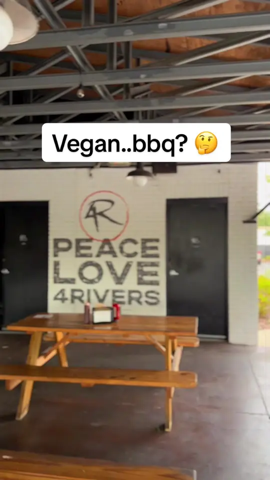 4 Rivers Smokehouse on TikTok, video by intentionaladventure