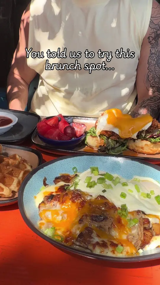 4Th Street Fillin Station in Cocoa Beach showing brunch, mimosa flight, gastropub atmosphere, outdoor seating, video by thingstodoinbrevard on TikTok