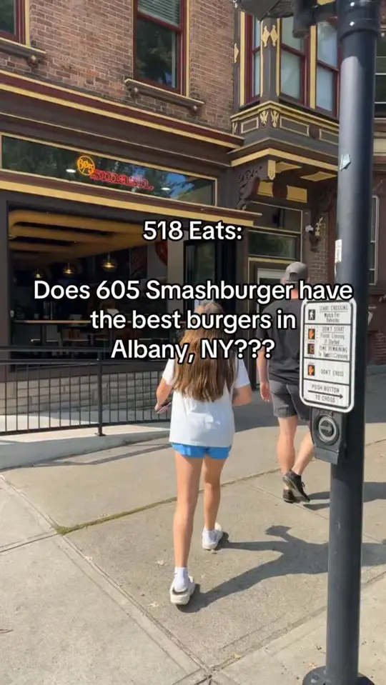 605 smash in Albany showing review, smash burger, video by Amanda King Pilates on Facebook