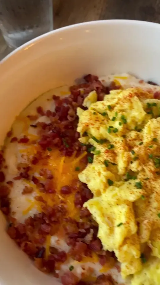 A&M Kitchen in Woodstock showing review, grits bowl, video by su.savory.bites on TikTok