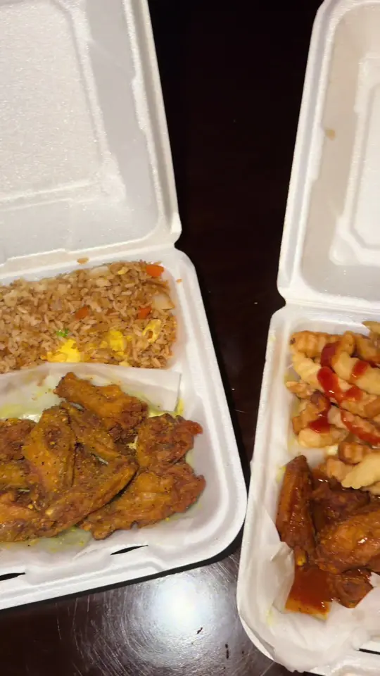 A Town Wings in Austell showing restaurant review, food, video by itstayanab on TikTok