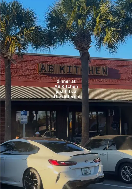 AB Kitchen in Atlantic Beach showing review, atmosphere, visit, video by loraleesellsrealestate on TikTok