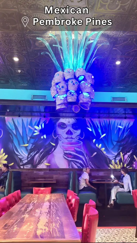 Agave Bandido in Pembroke Pines showing happy hour, drinks, chips & salsa, video by amigasguide on TikTok
