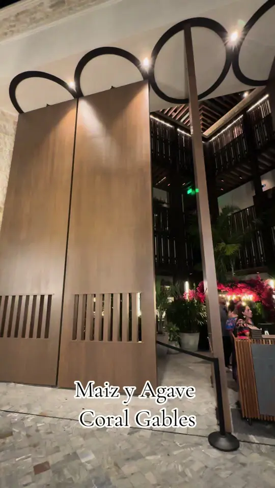 Agave in Pensacola showing authentic oaxacan mexican food, modern setting, rooftop, video by seeeatdo on TikTok
