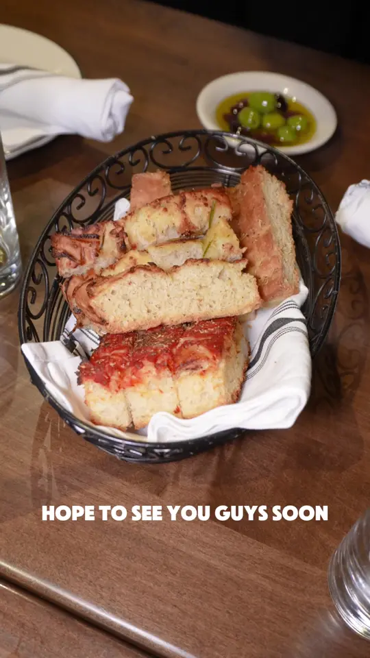 Alessandro's Italian Cafe & Pizzeria in Canton showing bread, italian restaurant, video by alessandrositalian on TikTok