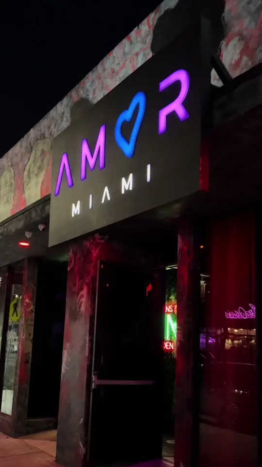 Amor Miami in Miami showing cocktail, good drinks, music, atmosphere, video by tiffitulips on TikTok