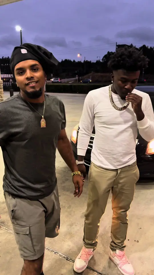  in Florida showing food review, gyros, video by skemebrokeass on TikTok