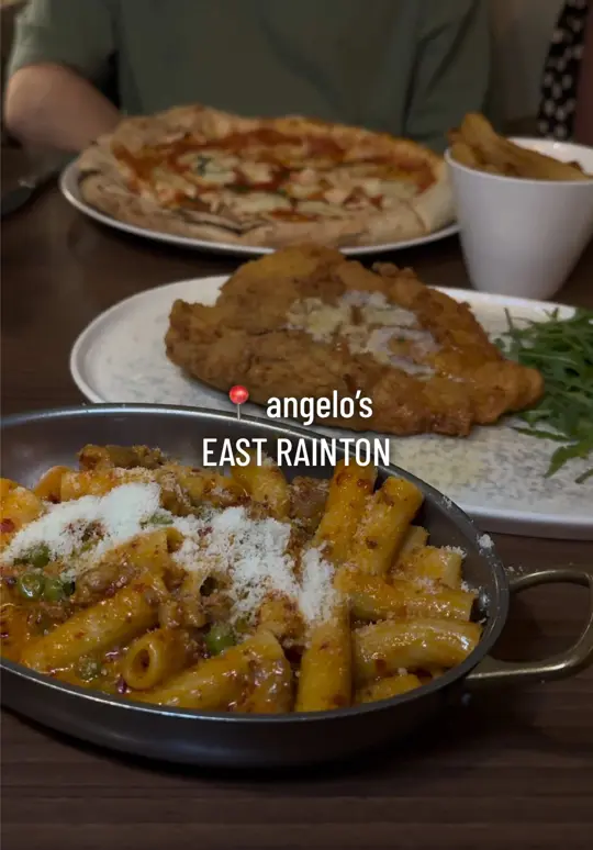 Angelo's in St. Petersburg showing review, visit, nduja bruschetta, pork belly bites, arancini alla sorrentina, rigatoni alla calabrese, pollo milanese, video by izz.eatsout on TikTok