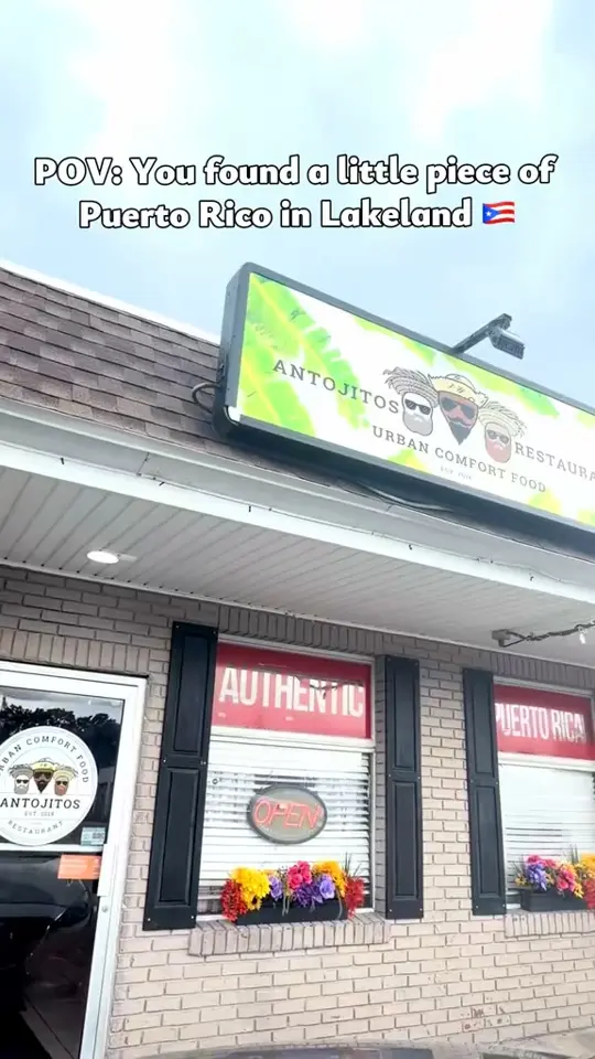 Antojitos Navideños Restaurant in Lakeland showing review, visit, video by Carrie Benitez on Facebook