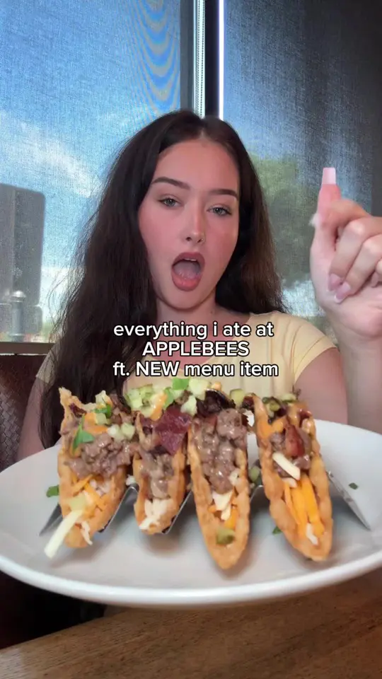Applebee's Grill + Bar in Hialeah showing food, bacon cheeseburger wonton tacos, video by eatwithmadi on TikTok