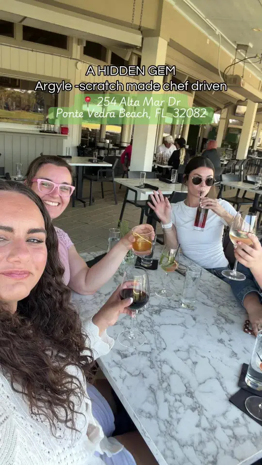 Argyle Restaurant Ponte Vedra Beach in Florida showing food, swordfish skewers, biscuits, spicy ahi tuna, stuffed banana peppers, cauliflower steak, pasta, ribeye fillet, salmon, cheesecake, video by melindaeats on TikTok