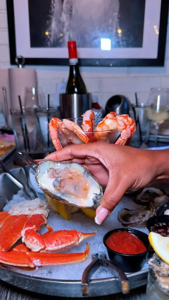 Atlantic Beer & Oyster in Winter Park showing oysters, seafood, visit, review, video by Addie Ford on Facebook