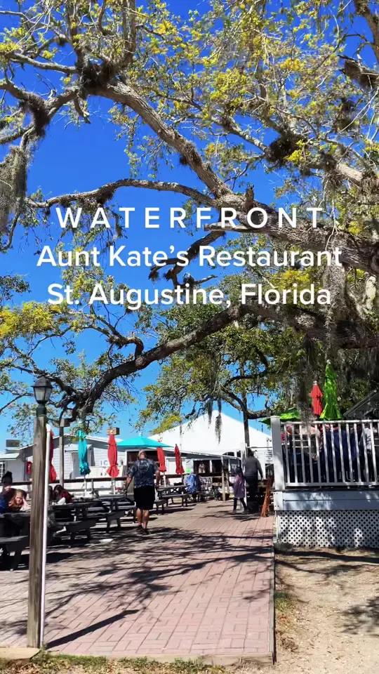 Aunt Kates in St. Augustine showing waterfront dining, seafood, minorcan recipes, boat watching, old florida atmosphere, video by totallystaugustine on TikTok