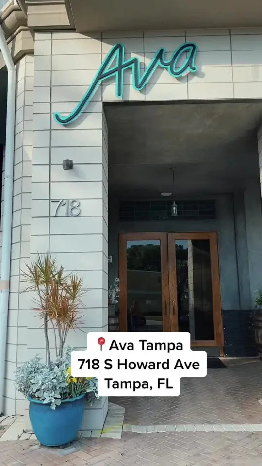 Ava in Tampa showing italian food, pizza, pasta, video by thetampabayguide on TikTok