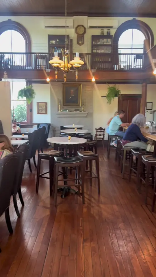  in Florida showing cocktail, bar atmosphere, video by shamoneyyy on TikTok