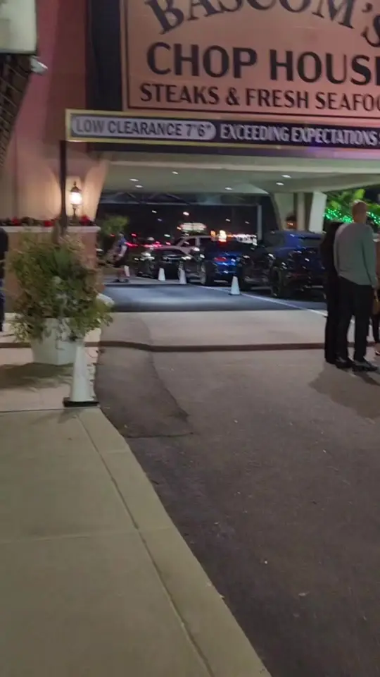 Bascom's Chop House in Clearwater showing food review, crab cakes, filet mignon, steak dinner, mac and cheese, video by cutelady4christ on TikTok