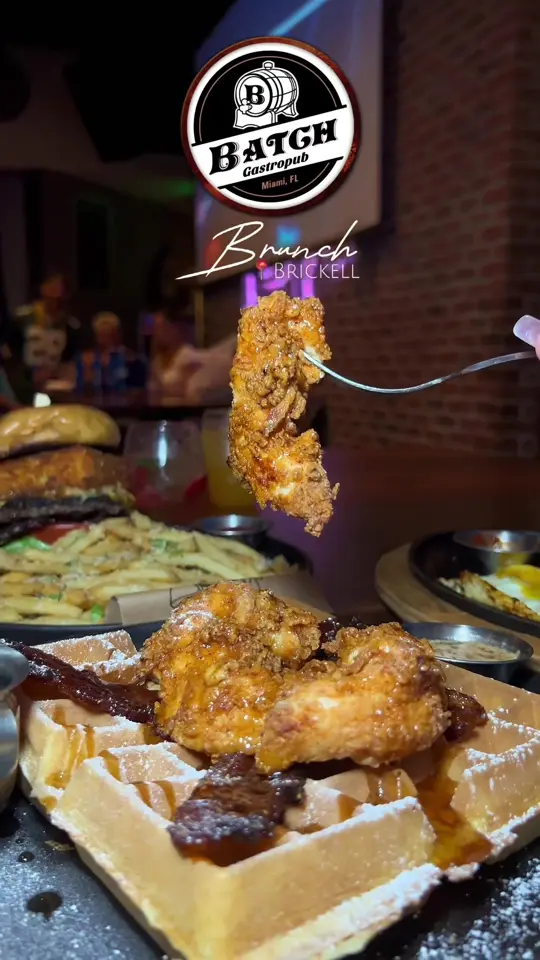 Batch Gastropub in Miami showing bottomless brunch, restaurant visit, miami dining, video by eatwithdami on TikTok