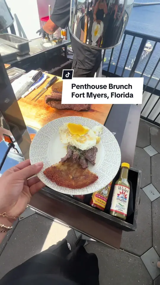 Beacon Social Drinkery Fort Myers in Florida showing brunch, food, drinks, atmosphere, visit, video by sunnycoastblog on TikTok