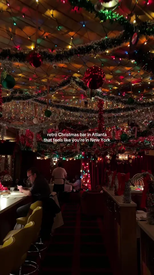 BeetleCat in Atlanta showing visit, atmosphere, food, spicy lobster knuckles, muscles, burger, lobster roll, spiked cocoa, video by atllovesmo on TikTok