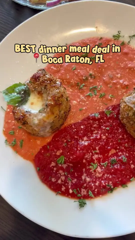 Bella Amici in Boca Raton showing sunset special, pizza, italian food, video by chefitupwithlani on TikTok