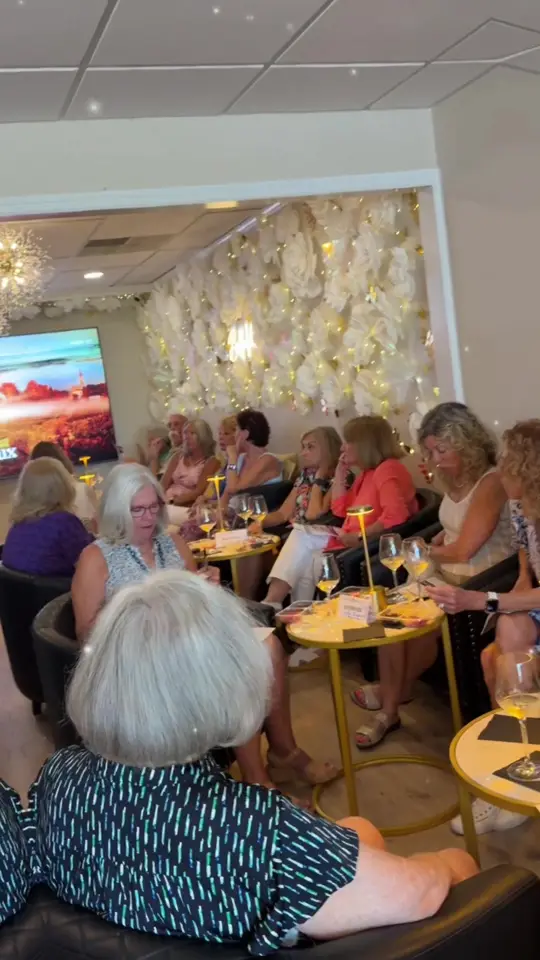 BellaVino Wine Bar in Venice showing wine tasting, bordeaux wine, video by emmatrang.le on TikTok
