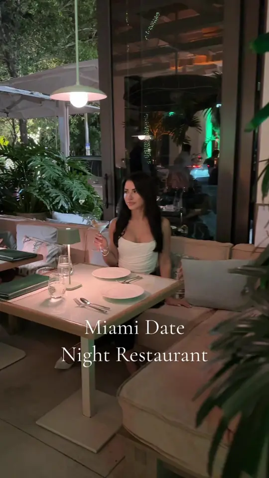 Bellini Coconut Grove in Miami showing interior design, atmosphere, video by adrianalopezfryer on TikTok