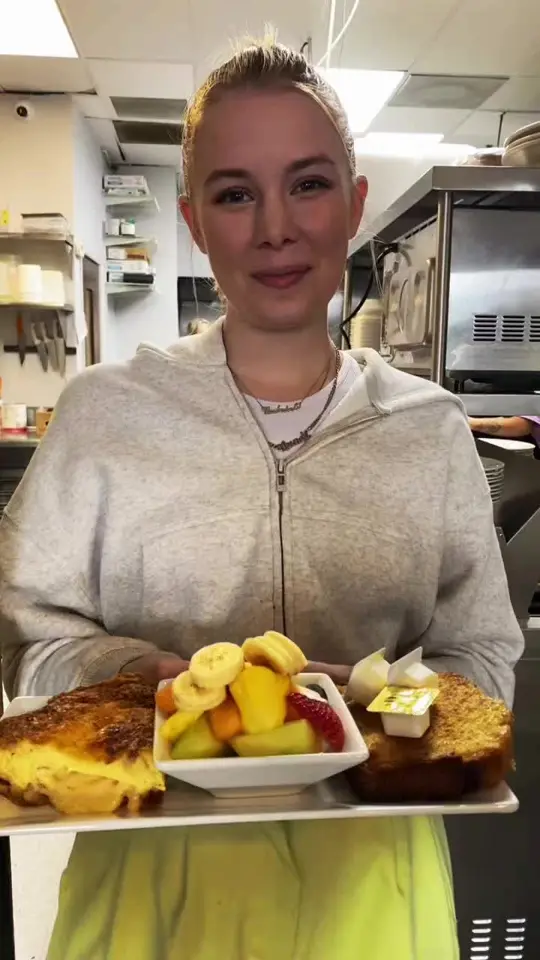 Benedict's in Pinellas Park showing breakfast, brunch, lunch, mimosas, bloody marys, video by benedicts.pinellas on TikTok
