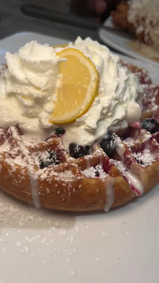 Berry Fresh Cafe in Stuart showing review, birria taco, video by jaedabrattt on TikTok