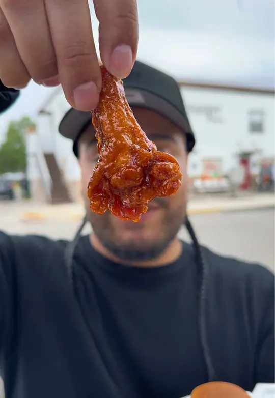 Bethune Grill in Daytona Beach showing visit, chicken wings, honey wings, video by reusparx on TikTok