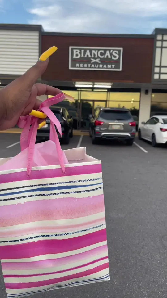 Bianca's Restaurant in Albany showing dinner party, visit, video by dolllyty on TikTok