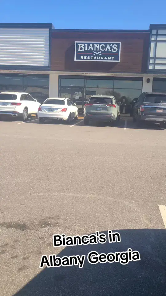 Bianca's Restaurant in Albany showing food, wings, caprese salad, video by imedjholla on TikTok
