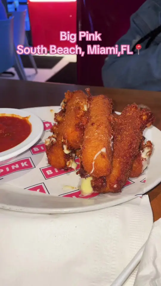 Big Pink in Miami Beach showing restaurant review, food, menu, video by itsbrittyybiishh on TikTok