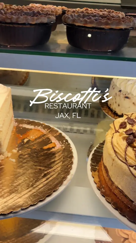 Biscottis in Jacksonville showing brunch, crab benedict, omelet, hashbrowns, breakfast burrito, s'mores muffin, carrot cake, video by eatyourcontent on TikTok