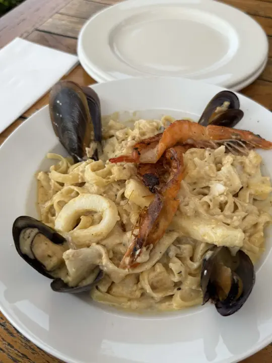  in Florida showing restaurant, seafood, video by vershiniy1 on TikTok