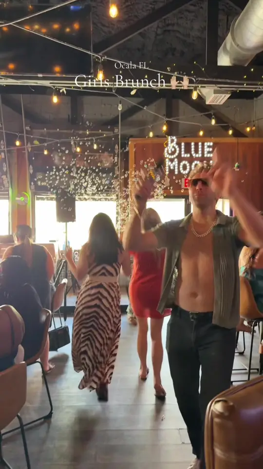 Black Sheep On Broadway in Ocala showing brunch, girls brunch event, video by fladventureswithkelsi on TikTok
