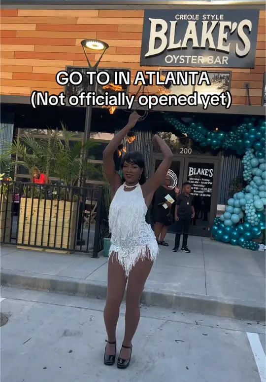 Blake's Oyster Bar in Atlanta showing review, visit, video by rismonae on TikTok