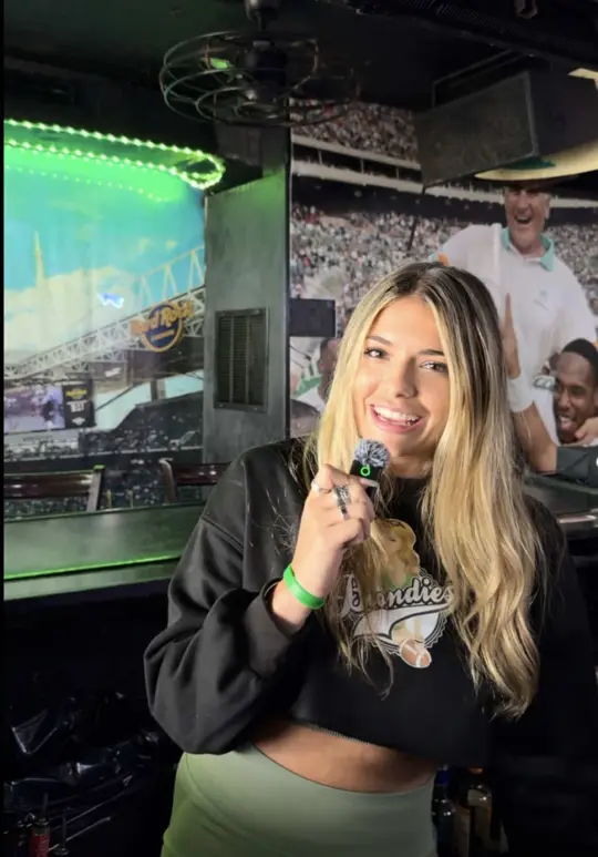Blondies Sports Bar in Fort Lauderdale showing atmosphere, visit, video by blondiesflb on TikTok