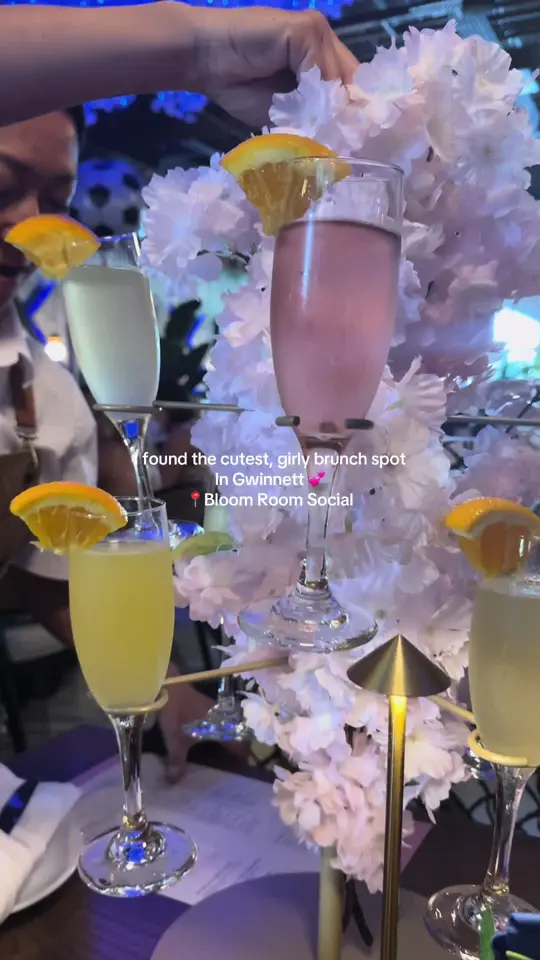 Bloom Room Social in Suwanee showing brunch, mimosas, girl brunch, video by jessthebeautiful28 on TikTok