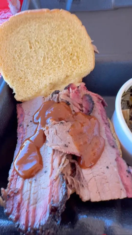 Blue Hound Barbecue in Dillard showing review, collard greens, brisket sandwich, pulled pork sandwich, brunswick stew, video by Mountains and Main on Facebook