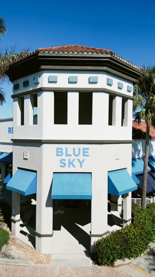 Blue Sky Restaurant in Naples showing review, visit, atmosphere, video by Naples 2Night Magazine on Facebook