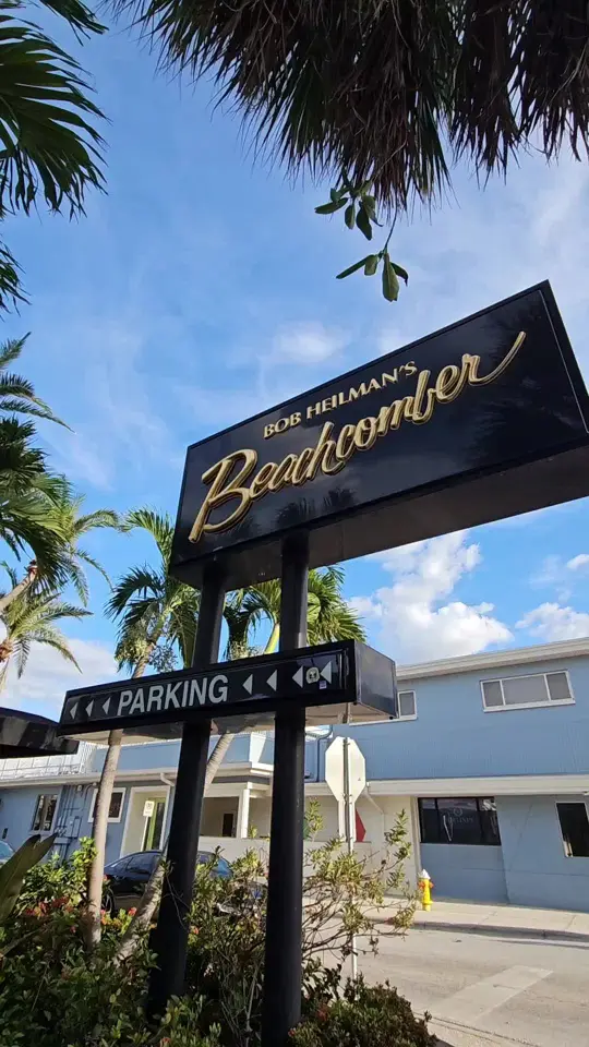 Bob Heilman's Beachcomber in Clearwater showing restaurant visit, chicken marsala, seafood, video by clearwaterbeachhotspots on TikTok