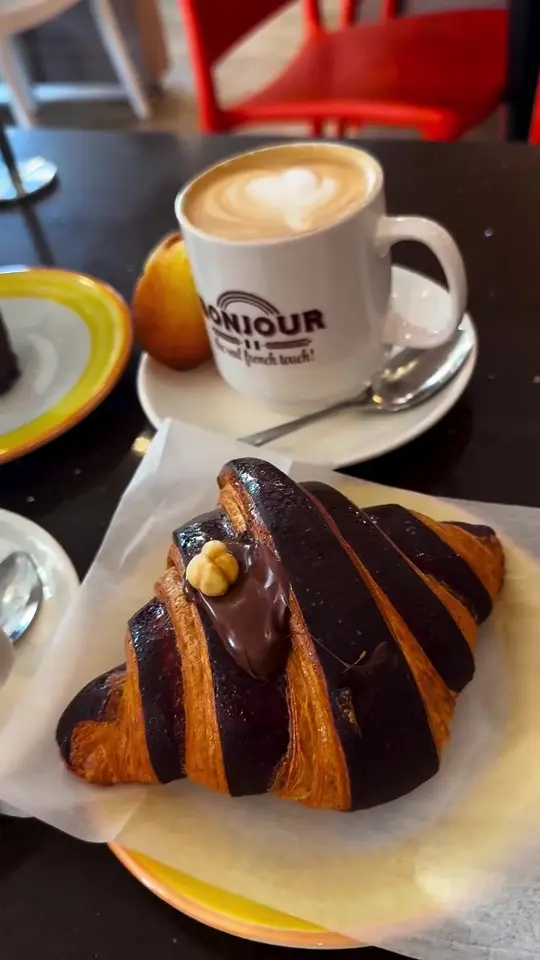  in Florida showing review, visit, croissants, lattes, pastries, video by savor.and.stroll on TikTok