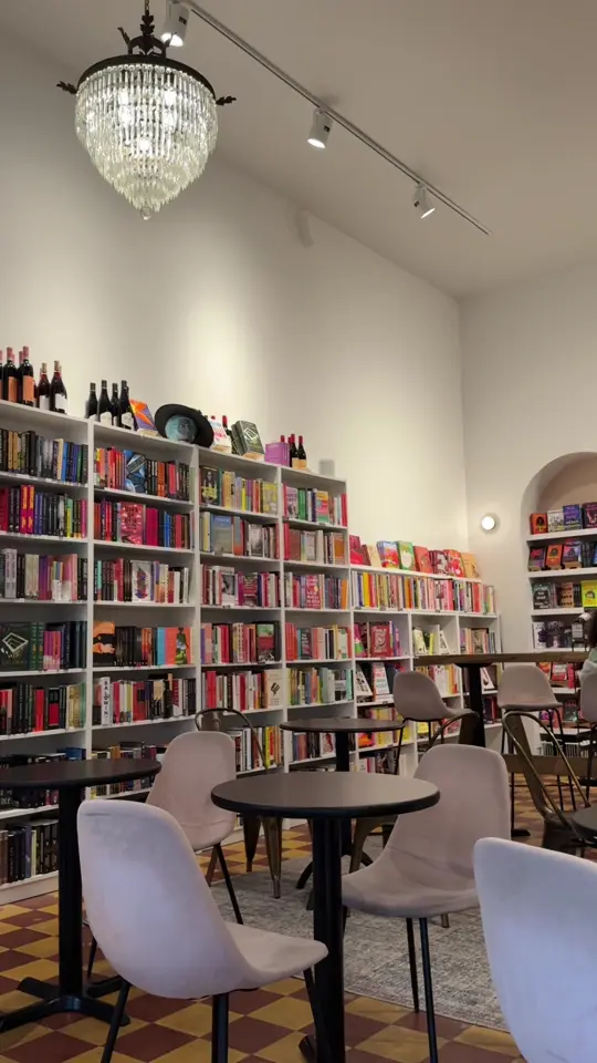  in Florida showing visit, atmosphere, books, wine, video by madiwtzl on TikTok