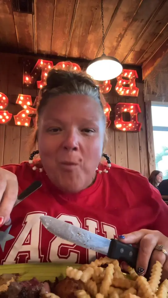 Boondocks Grille And Draft House in Ramrod Key showing visit, atmosphere, video by Michaeland Jessica Earls on Facebook