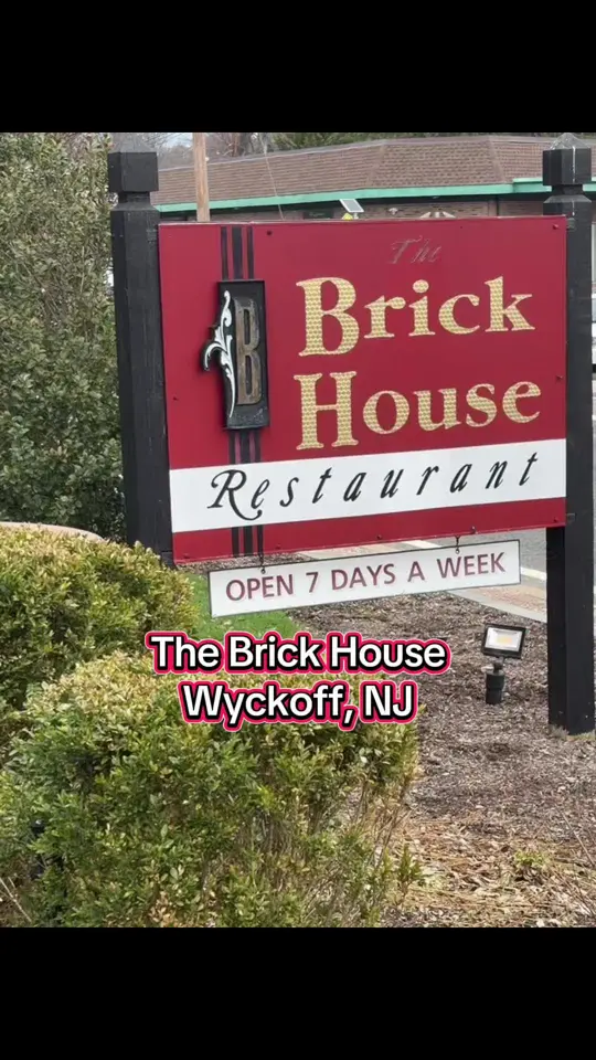 Brick House Restaurant & Bar in Tallahassee showing restaurant review, steakhouse elegance, food, atmosphere, video by cooking_with_renee_ on TikTok